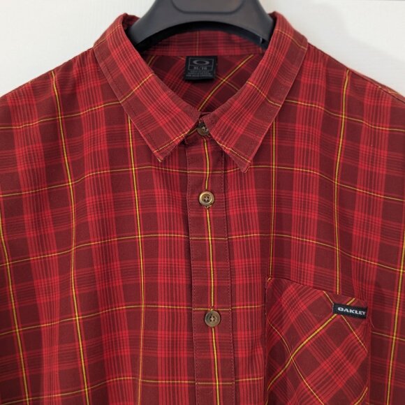 Oakley Regular Fit Button Down Plaid Shirt Red - Size XL - Picture 1 of 12